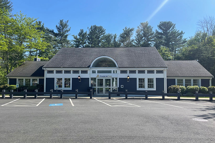 HarborOne Bank in Easton, MA Exterior